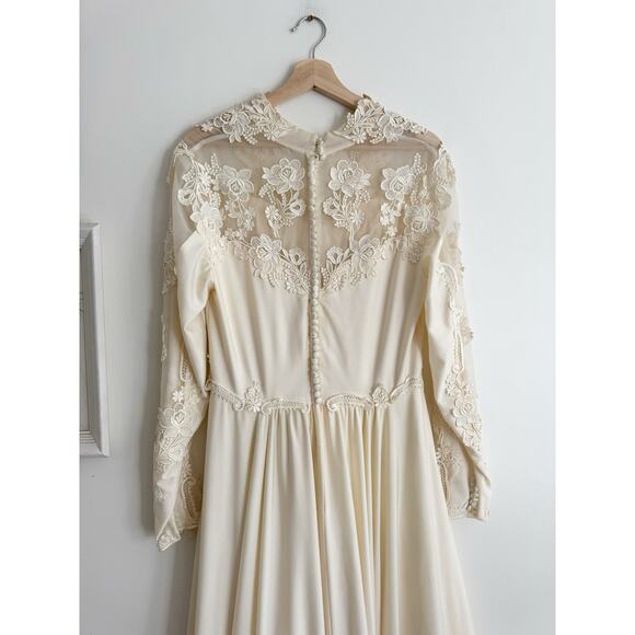 Vintage 1970's Ivory Cream Lace Wedding Dress Size Medium - Picture 4 of 10